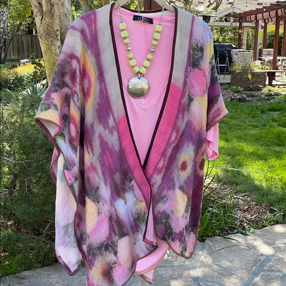 Anthropologie Sweaters - 🌺 Anthropologie “Bl-nk London” PRETTY Shawl L-XXL